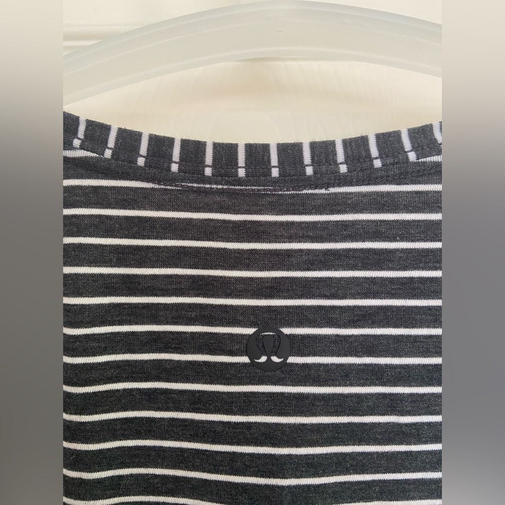 Lululemon Love Crew Modern Stripe Heathered
Black White. Estimated size 2 - Picture 3 of 4